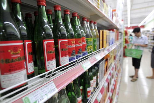 选购白酒时，瓶身找到这个图标，不管多便宜都是纯粮食酒